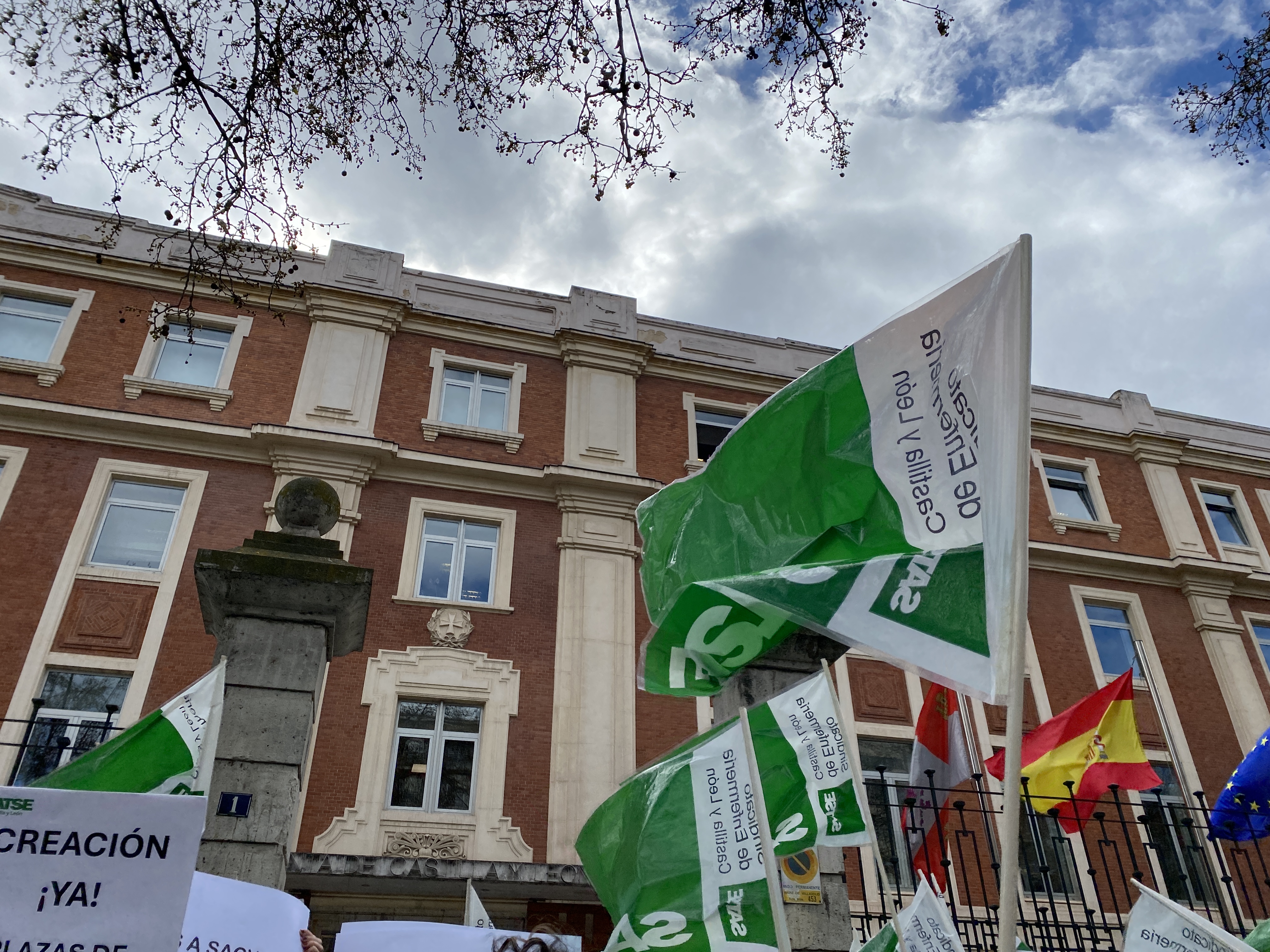 Imagen de SATSE en las puertas de la Consejería de Sanidad en una concentración a inicios de año. 