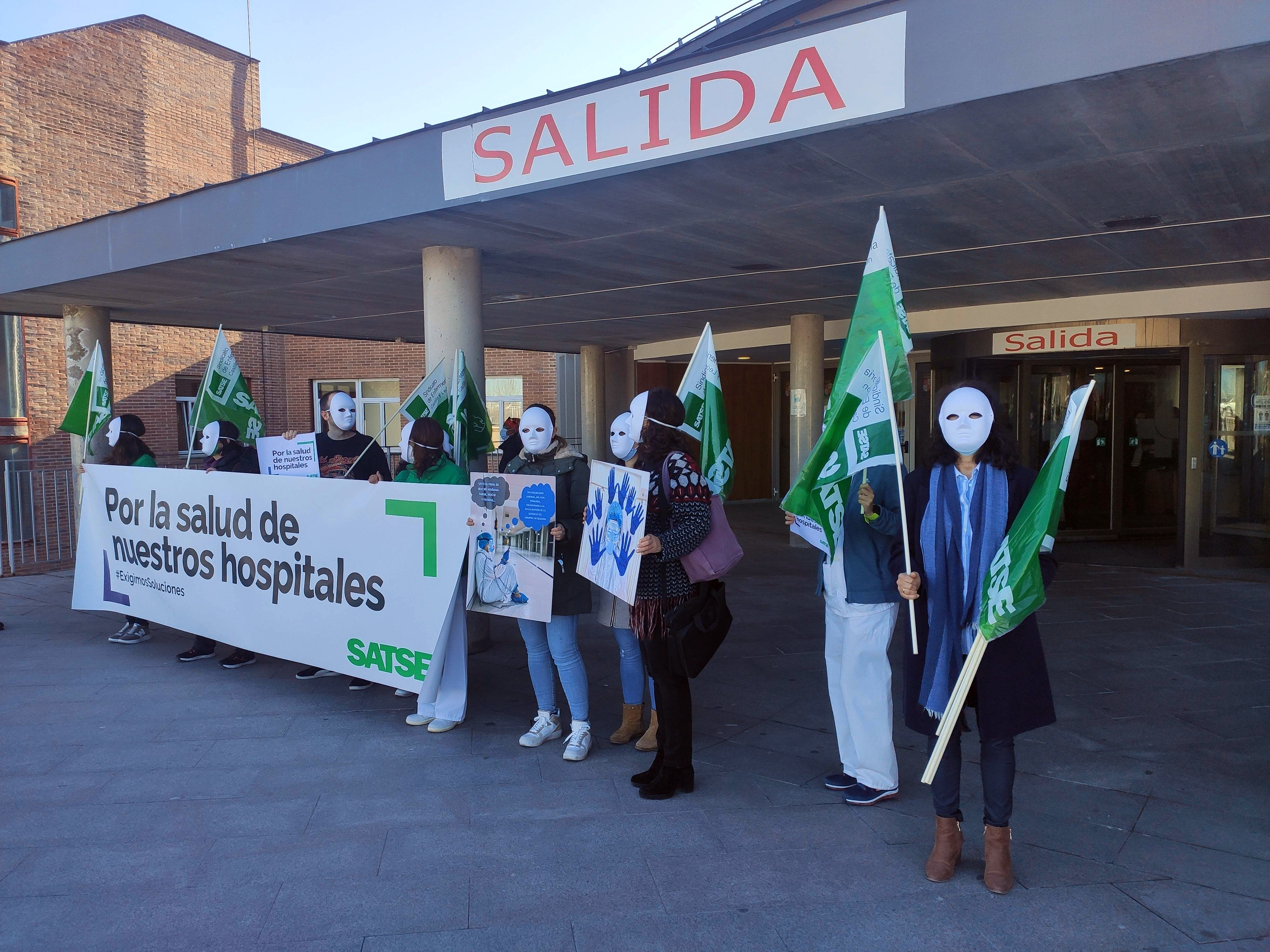 Concentración de SATSE en el Hospital de Segovia