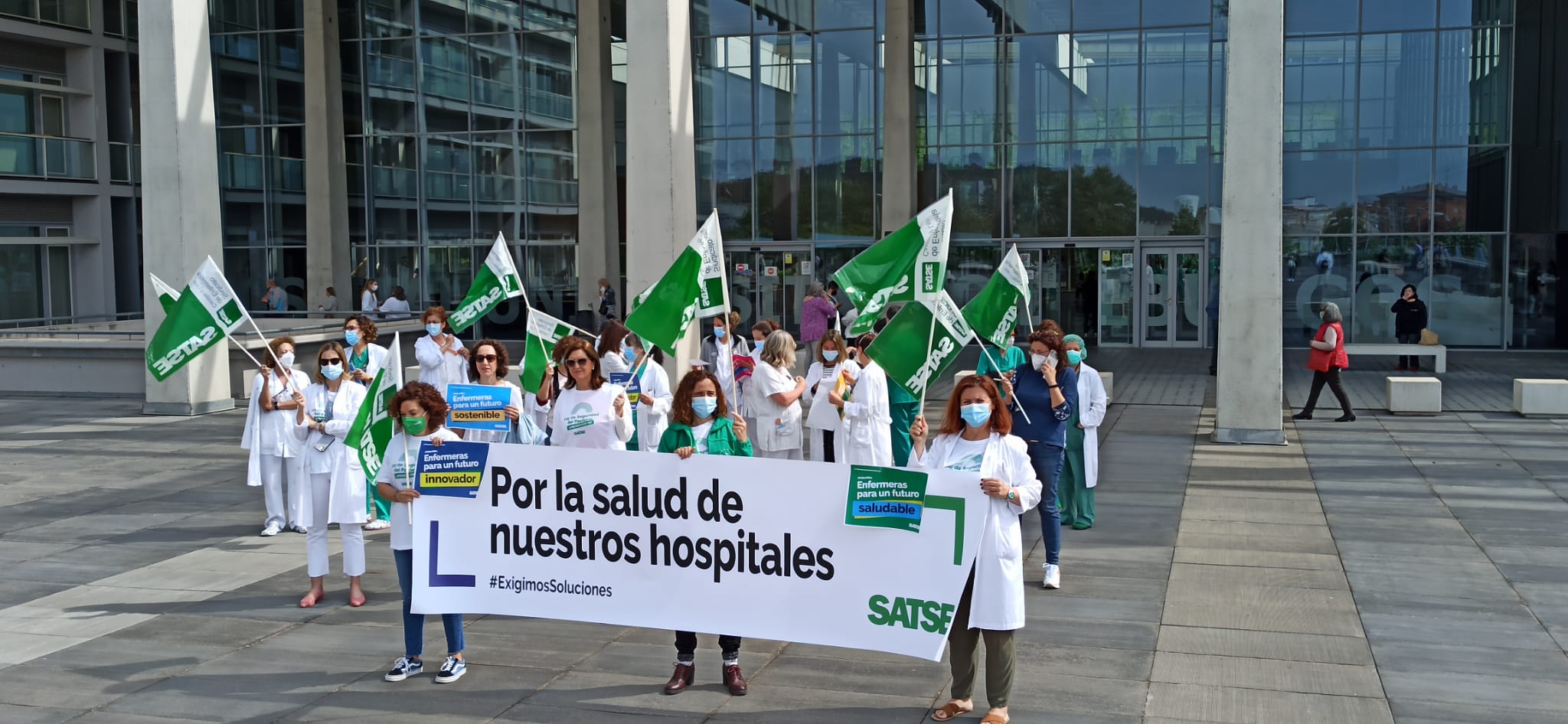 Concentración de SATSE en el Hospital Universitario de Burgos el 12 de mayo de 2022, Día de la Enfermería