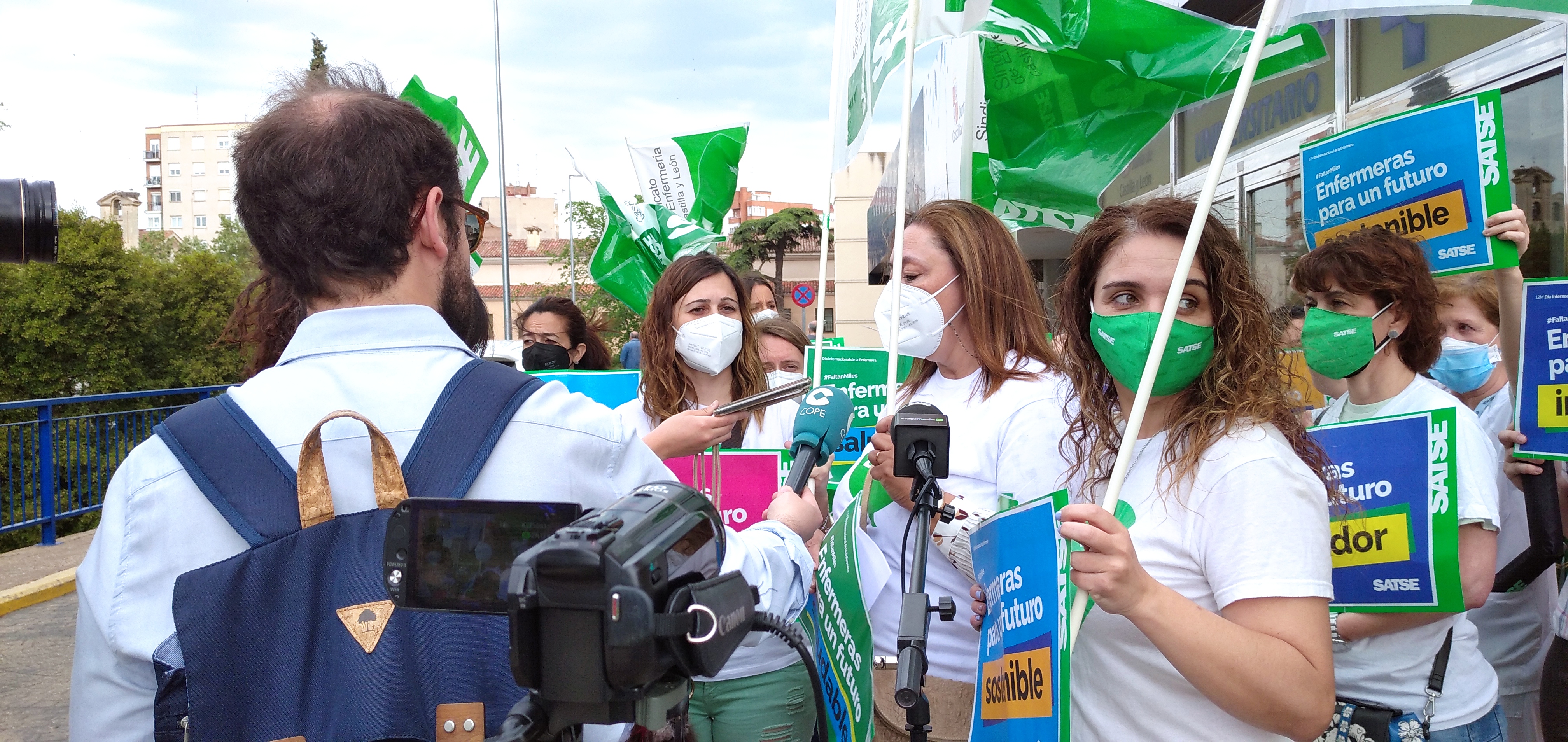 Concentración de SATSE en el Hospital Clínico de Valladolid el 12 de mayo de 2022, Día de la Enfermería