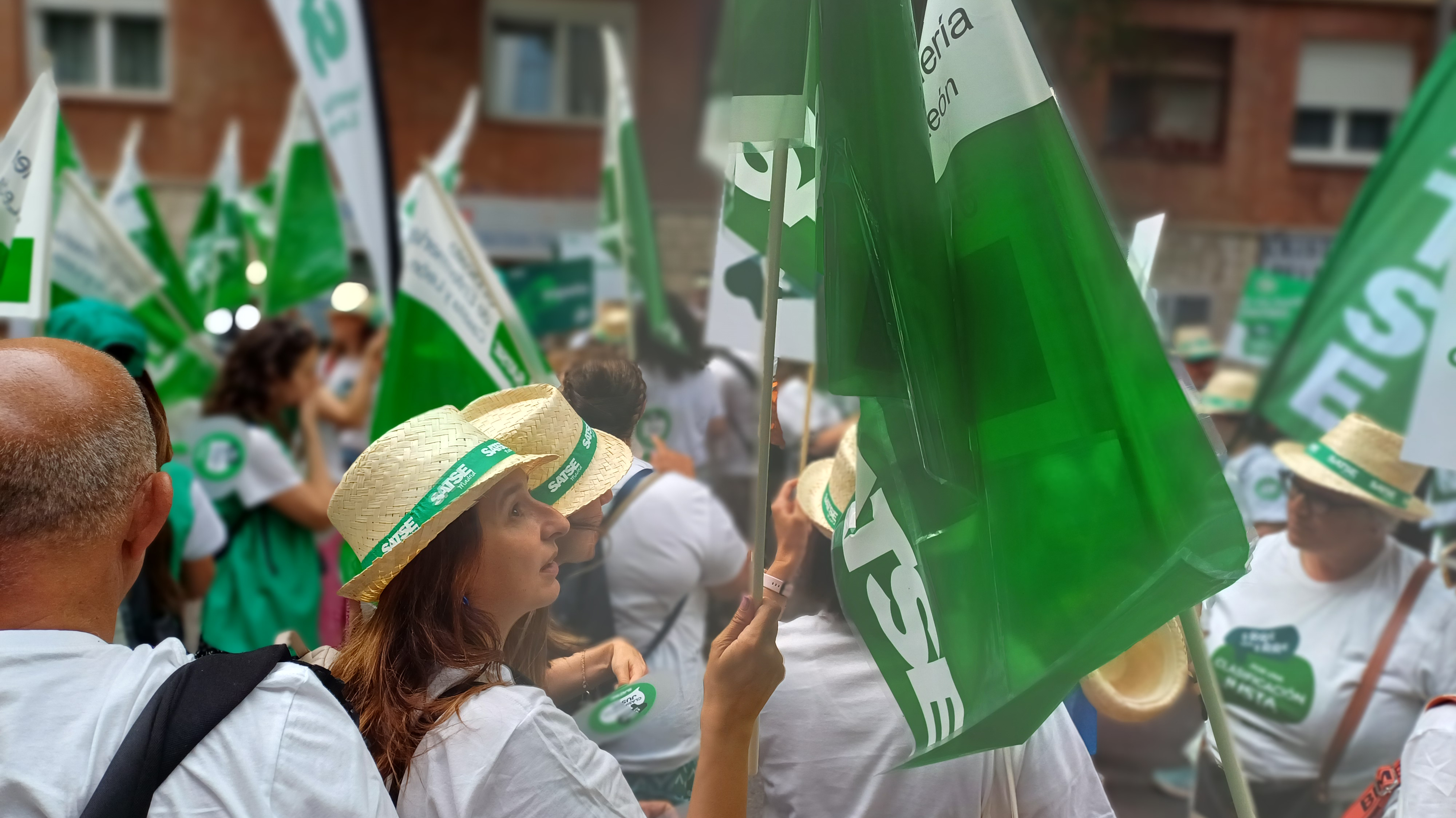 Una delegada de SATSE en la concentración 