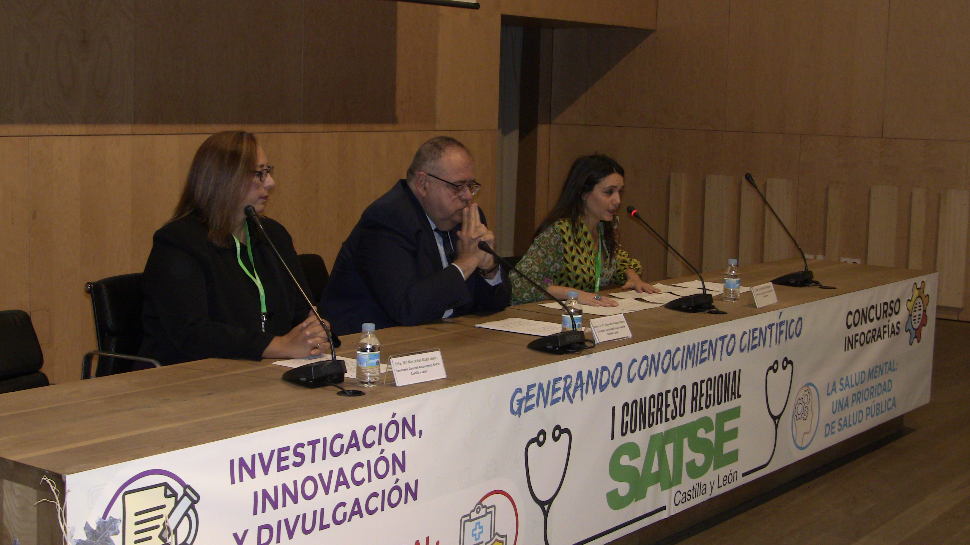 Mercedes Gago, Alejandro Vázquez y Laura García, en el I Congreso Regional de Investigación de SATSE CYL, celebrado en Salamanca en 2022