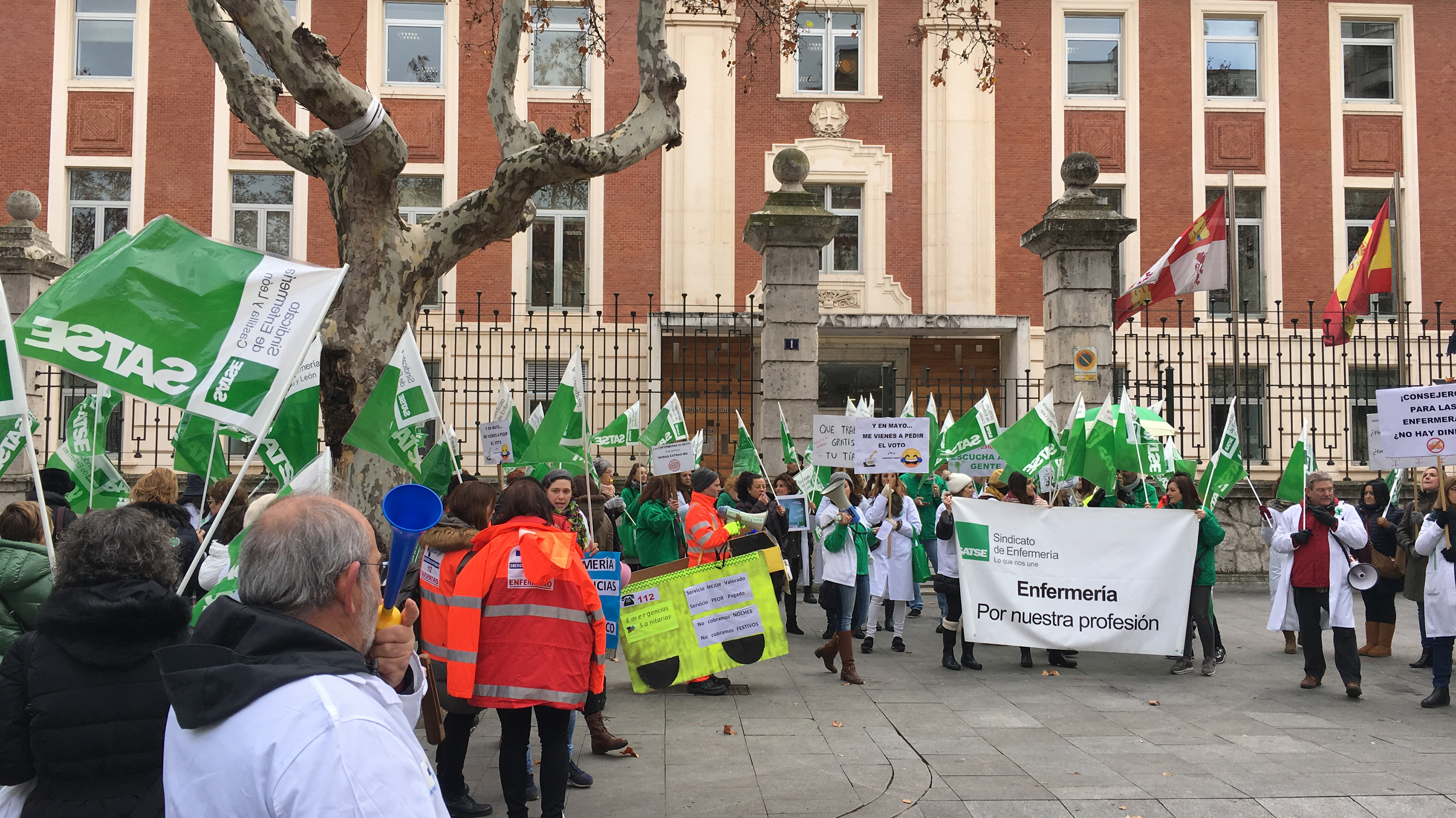 Una concentración de SATSE ante la Consejería de Sanidad de Castilla y León